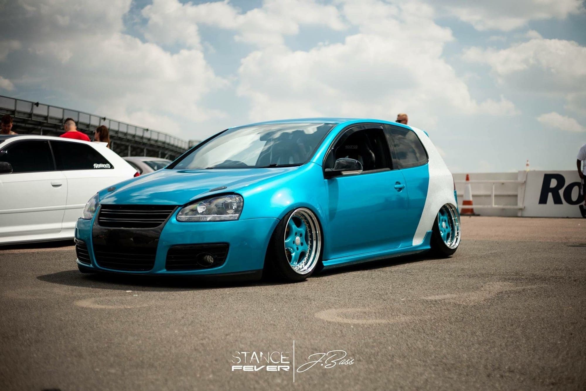 Blue Volkswagen Golf MK5 show car built by Carfellaz